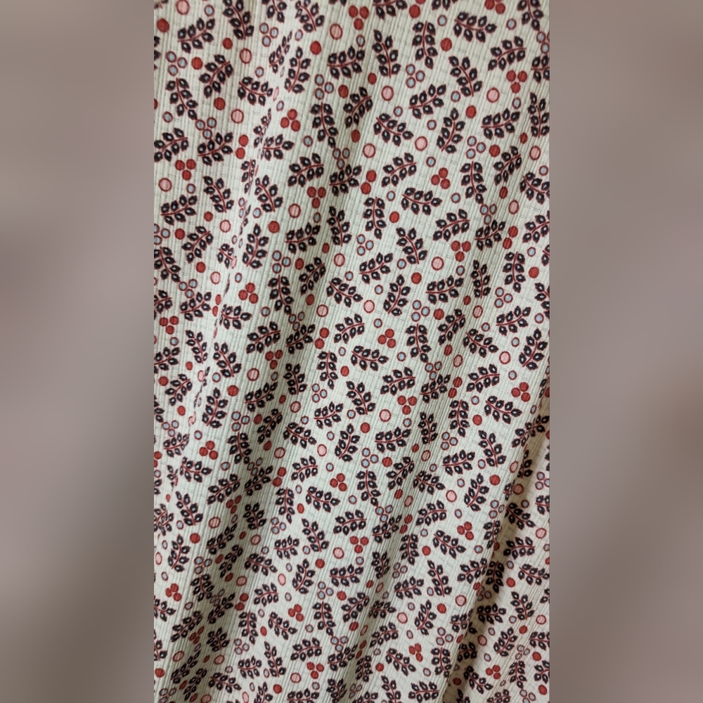 Textured Jersey Choker Neck Smocked Bottom Top TORRID Size 1 - Picture 8 of 8